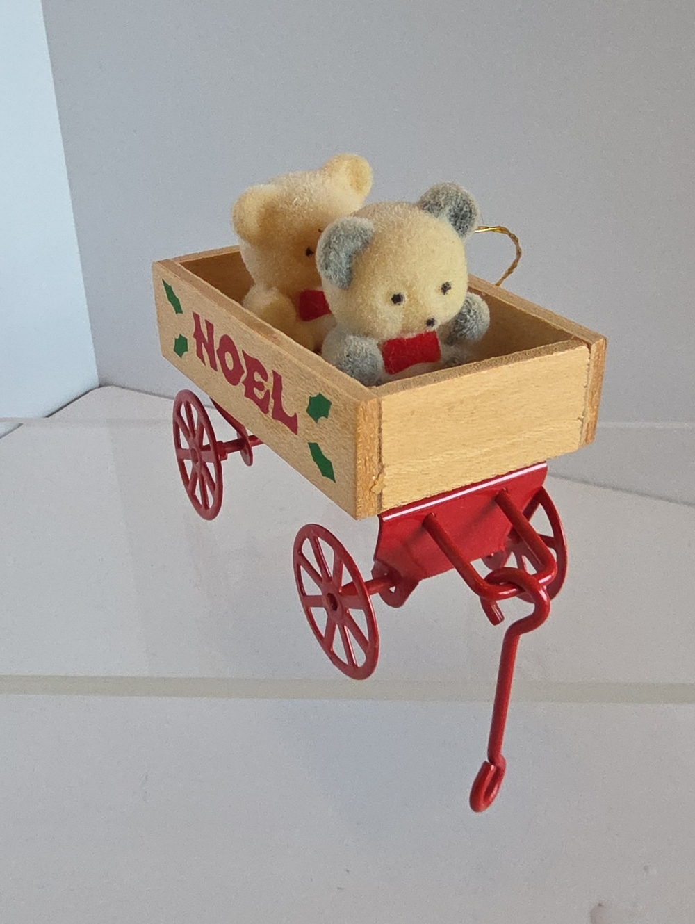 Avon Noel Metal Wagon and Wooden Crate with 2 Bears Christmas Ornament